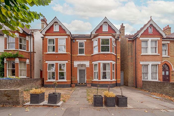 5 Bedroom Detached House For Sale In Denbigh Road, Ealing, W13