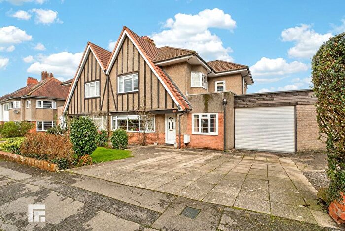 4 Bedroom House For Sale In Windsor Avenue, Radyr, CF15