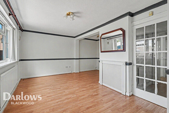 3 Bedroom End Of Terrace House For Sale In Twyn Gardens, Blackwood, NP12