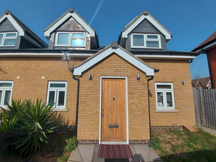 3 Bedroom Bungalow To Rent In Eden Place, Cheam, SM3