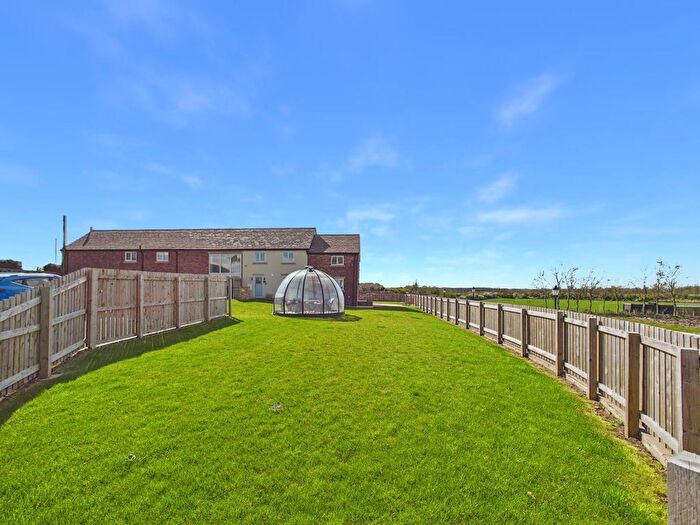 3 Bedroom Barn Conversion For Sale In Barn Owl, Wintersett, Wakefield, WF4