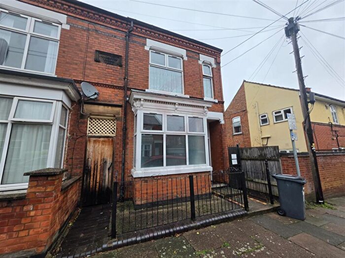 5 Bedroom End Of Terrace House To Rent In Beaconsfield Road, Westcotes, Leicester, LE3