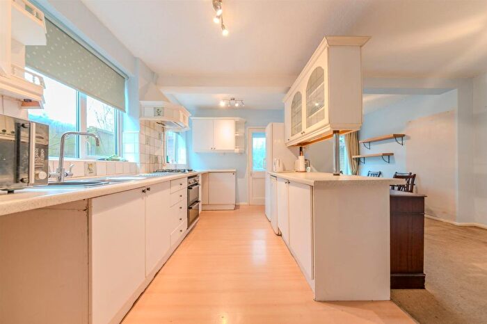 4 Bedroom Semi-Detached House For Sale In New Street, Cubbington, CV32