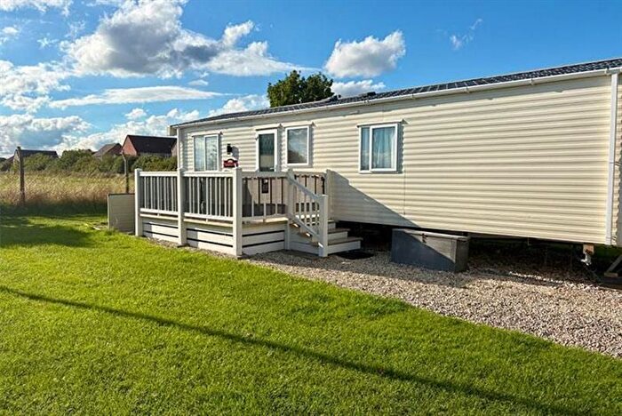 2 Bedroom Mobile/park Home For Sale In North Sea Lane, Humberston, Grimsby, DN36