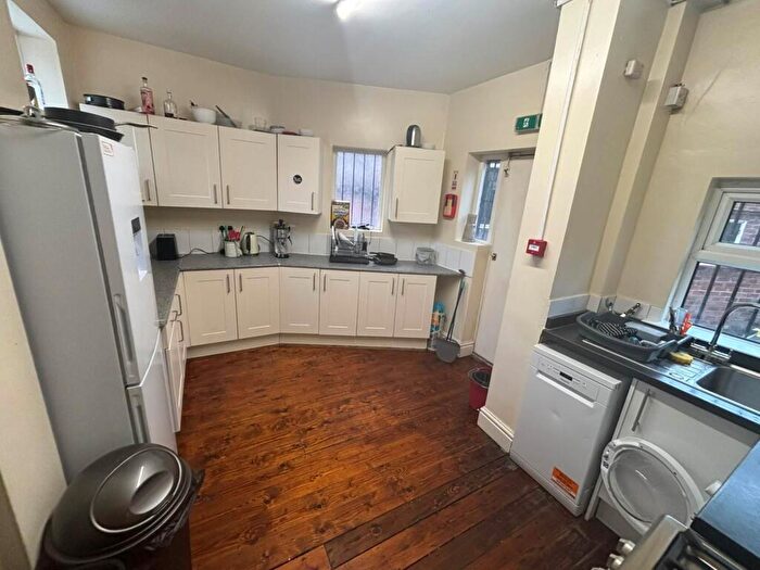 8 Bedroom End Of Terrace House To Rent In Wilmslow Road, Withington, M20