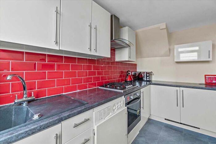 4 Bedroom End Of Terrace House To Rent In Glen Park Avenue, Plymouth, PL4