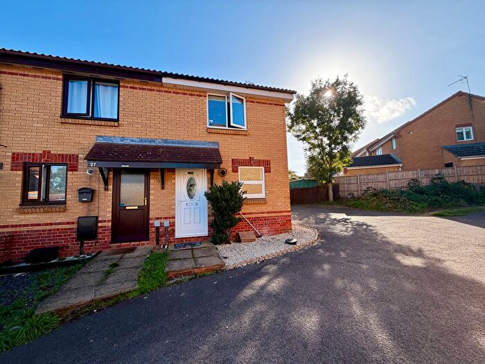 2 Bedroom Property To Rent In Balmoral Close, Wellingborough, NN8