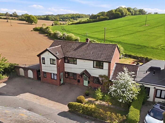 4 Bedroom Link Detached House For Sale In Clapgate - Albury, SG11
