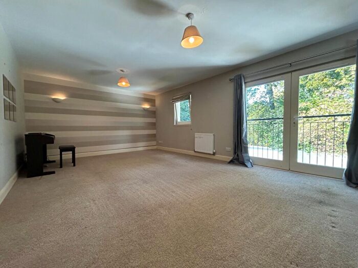 3 Bedroom Town House To Rent In Quality Street, Edinburgh, EH4