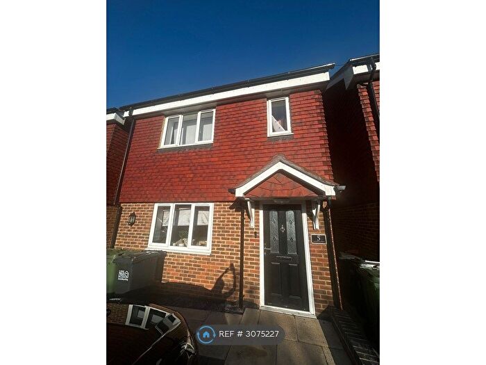 4 Bedroom Detached House To Rent In Stockton View, St Leonard's On Sea, TN37