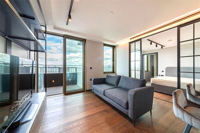 1 Bedroom Flat To Rent In Hewett Street, Shoreditch, EC2A