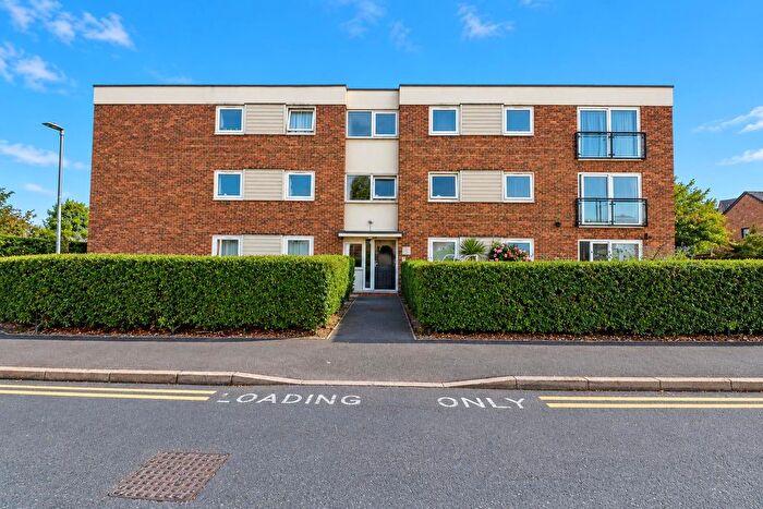 2 Bedroom Flat To Rent In Martin Close, Uxbridge, UB10