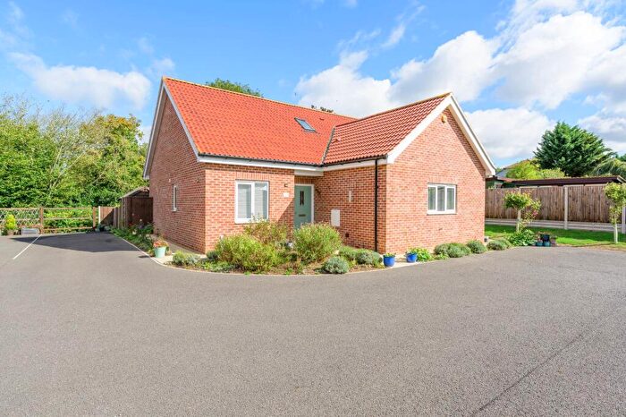 4 Bedroom Detached Bungalow For Sale In Willow Lane, Banham, NR16