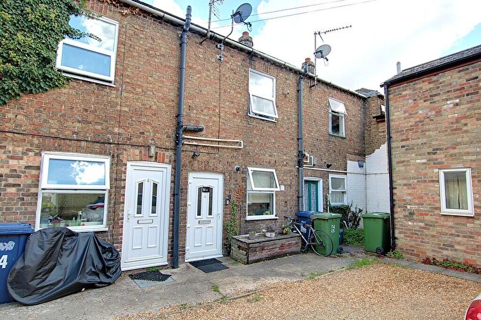 2 Bedroom Cottage To Rent In East Park Street, Chatteris, PE16