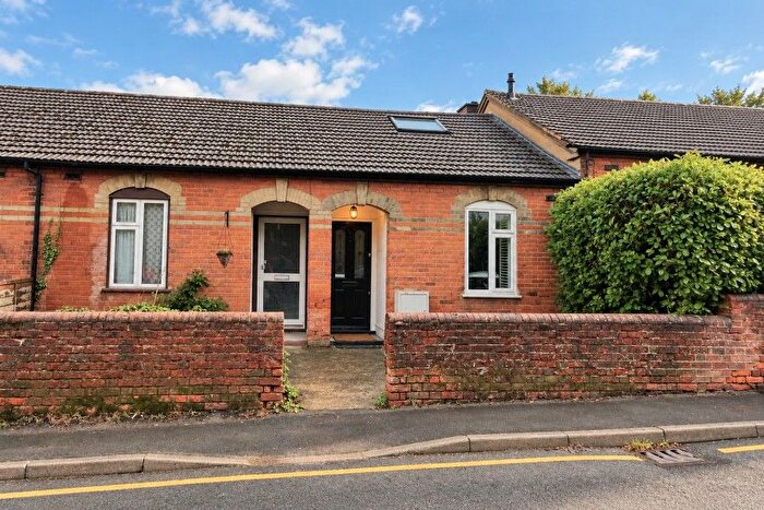 2 Bedroom Property To Rent In Stoughton Road, Guildford, GU2
