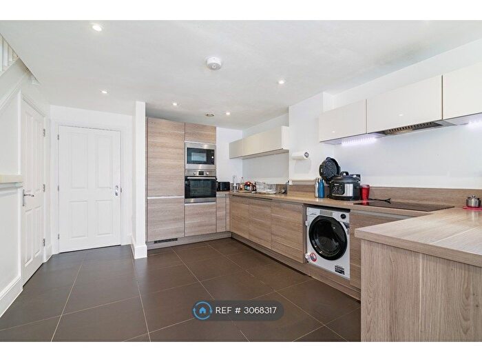 5 Bedroom Terraced House To Rent In St. Augustines Avenue, South Croydon, CR2