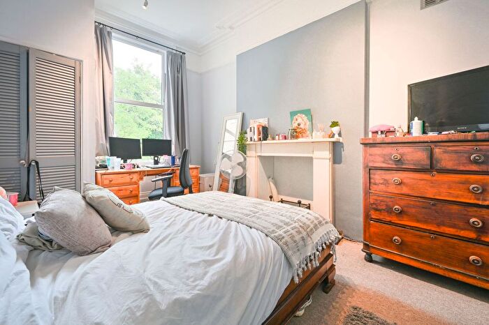 3 Bedroom Flat To Rent In Tierney Road, Streatham Hill, London, SW2