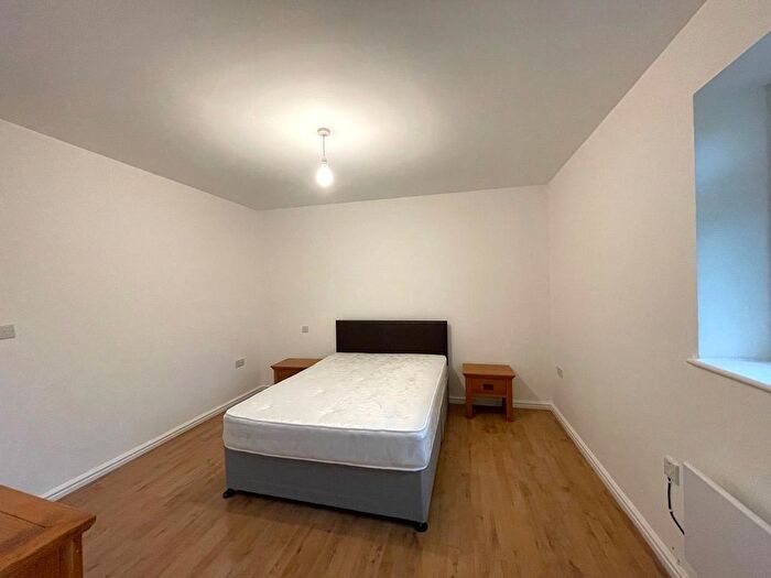 Studio To Rent In Long Lane, Uxbridge, UB10