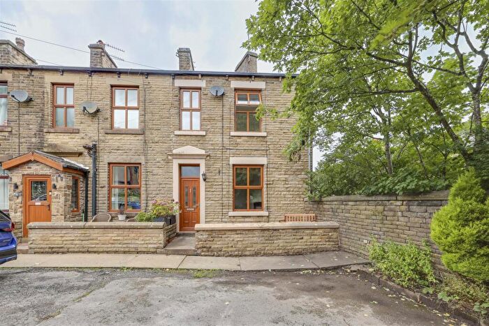 2 Bedroom End Of Terrace House For Sale In Greenbridge South, Cowpe, Rossendale, BB4