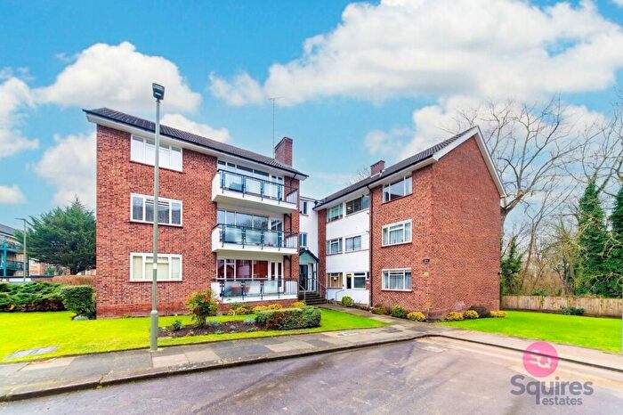 2 Bedroom Flat For Sale In Holders Hill Road, London, NW4