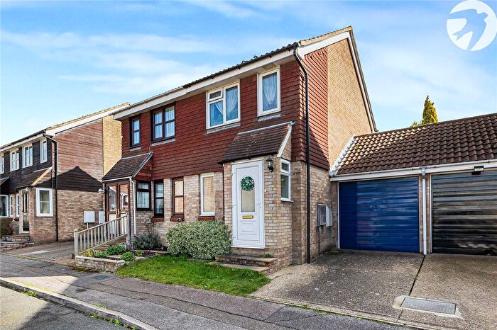 2 Bedroom Semi-Detached House For Sale In Bremner Close, Swanley, Kent, BR8