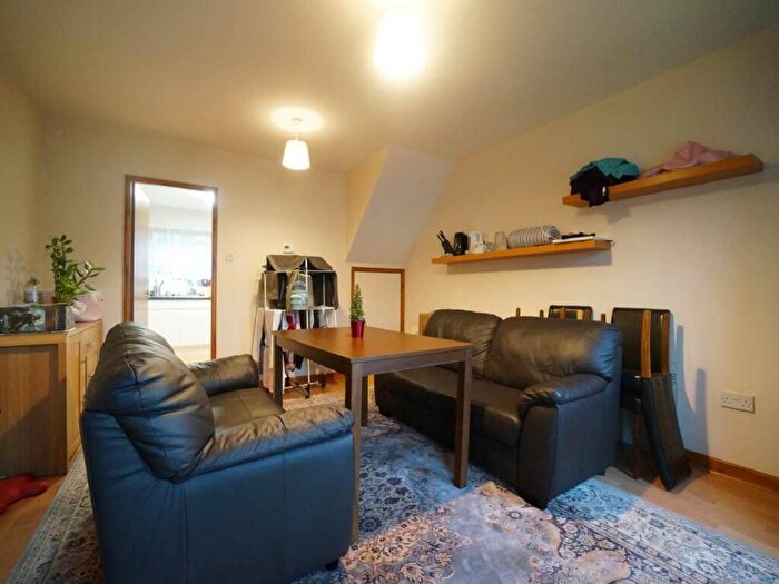 2 Bedroom House To Rent In Gerddi Abaty, Bangor, LL57
