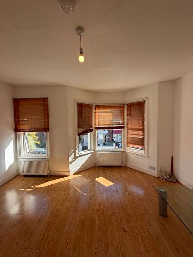 2 Bedroom Flat To Rent In Springfield Road, London, N15