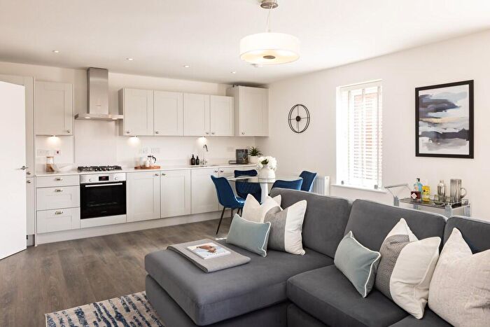 2 Bedroom Apartment For Sale In Wheldon Lane, Crowthorne, RG40