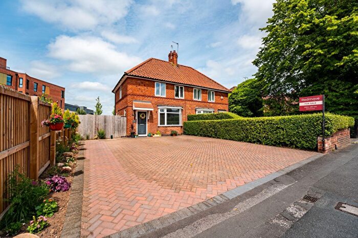 2 Bedroom Semi-Detached House For Sale In Layerthorpe, York, YO31