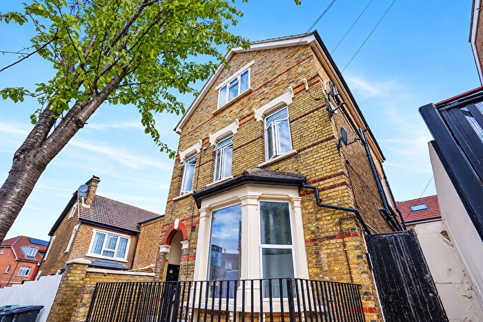 Studio For Sale In Borough Hill, Croydon, CR0