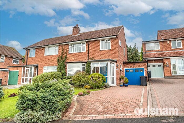 3 Bedroom Semi-Detached House For Sale In Ryebank Close, Bournville, Birmingham, B30