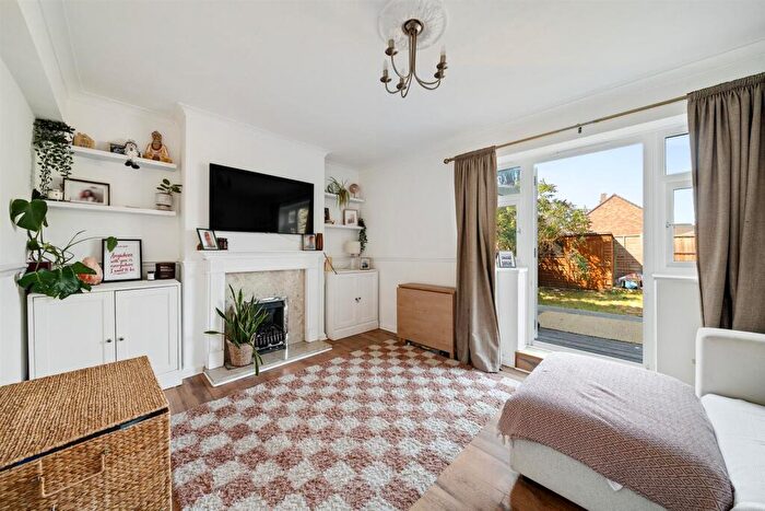 2 Bedroom Maisonette For Sale In Kendale Road, Bromley, BR1