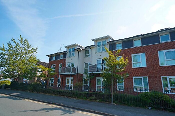 2 Bedroom Apartment For Sale In Hough Fold Way, Harwood, Bolton, BL2
