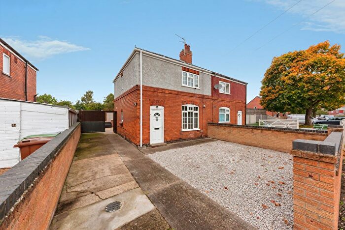 3 Bedroom Semi-Detached House For Sale In Devon Road, Newark, NG24