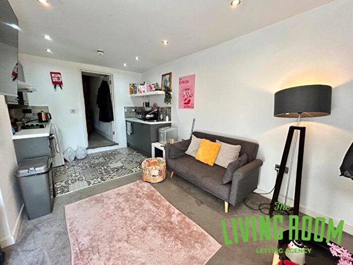 2 Bedroom Flat To Rent In Mansel Street, City Centre, Swansea, SA1