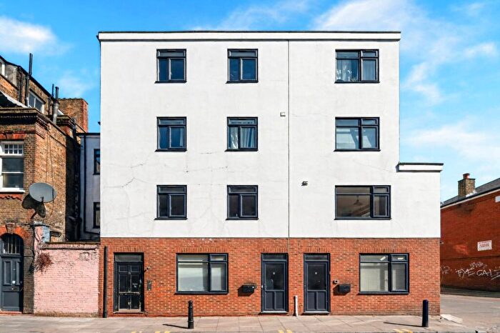 1 Bedroom Flat To Rent In Windus Road, London, N16
