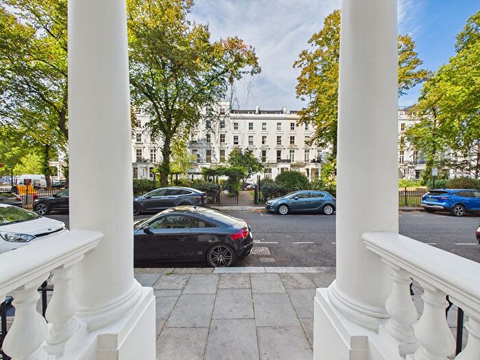 2 Bedroom Flat For Sale In St Stephens Gardens, London, W2