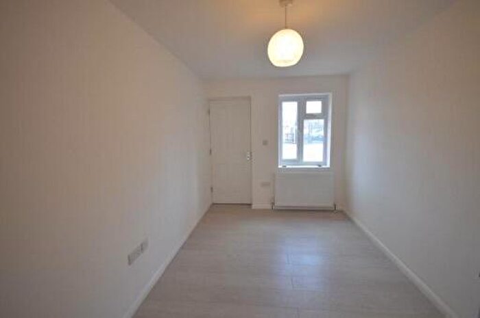 1 Bedroom Apartment To Rent In Gresham Drive, Romford, RM6