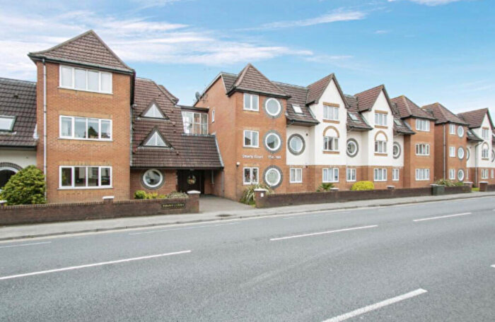 2 Bedroom Flat For Sale In Bournemouth Road, Lower Parkstone, Poole, BH14