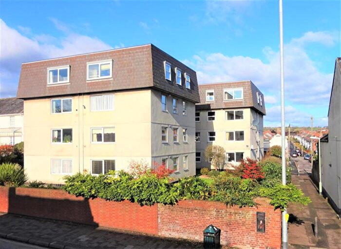 2 Bedroom Flat For Sale In Cromwell Court, Heavitree, EX1