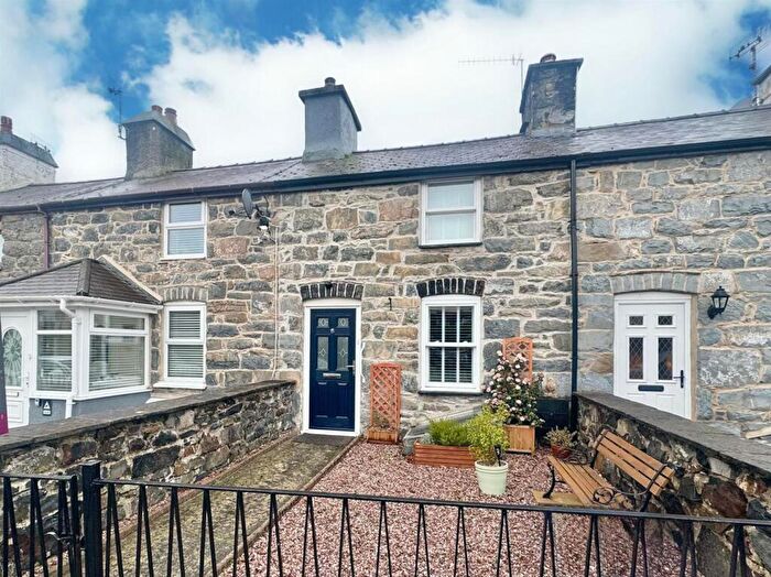 2 Bedroom Terraced House For Sale In Tyddyn Terrace, Llanrwst, LL26