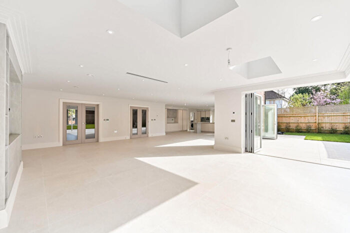 6 Bedroom House For Sale In Thicket Meadow, Maidenhead, SL6