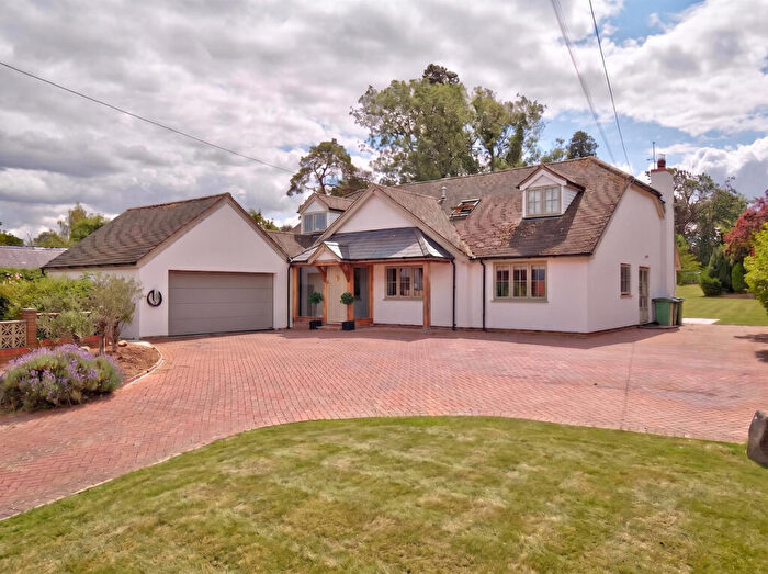 5 Bedroom Detached House For Sale In Upper Street Tingewick Buckingham, Buckinghamshire, MK18
