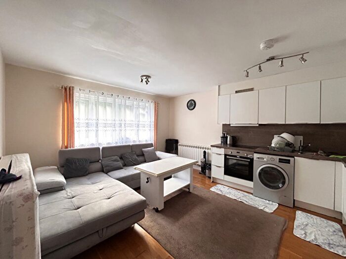 1 Bedroom Flat To Rent In Mulberry Close, Luton, Bedfordshire, LU1