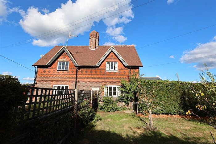 2 Bedroom Semi-Detached House To Rent In Leigh, Tonbridge, TN11