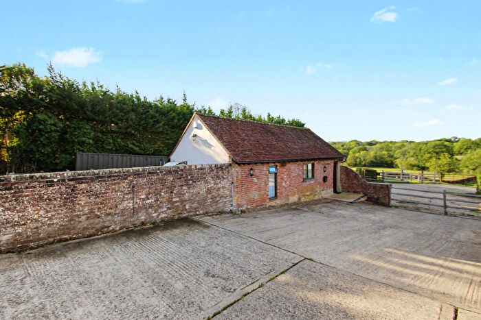 1 Bedroom Bungalow To Rent In Vowels Lane, Kingscote, East Grinstead, RH19