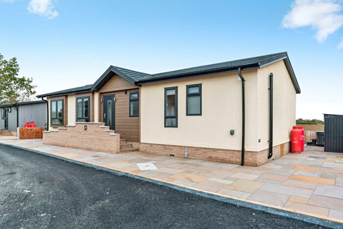 2 Bedroom Lodge For Sale In Cliff Lane, Marston, Grantham, NG32