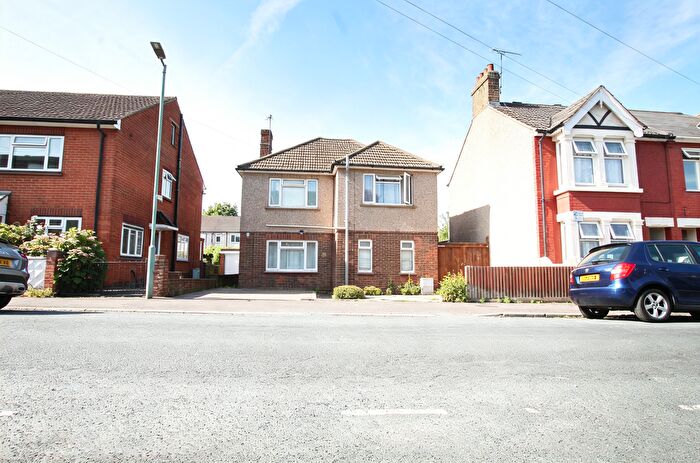 4 Bedroom Detached House For Sale In Strover Street, Gillingham, ME7