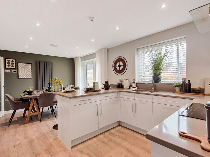 4 Bedroom Detached House For Sale In Mill Gardens, Cullompton, Devon, EX15