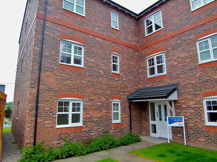 2 Bedroom Flat To Rent In Fernbeck Close, Farnworth, Bolton, BL4